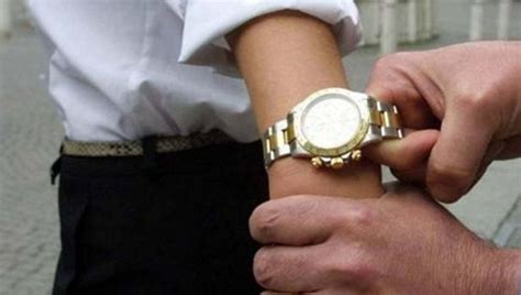 milano rapina rolex|Milano, rapinato e pestato dai predoni del Rolex: “Non hanno .